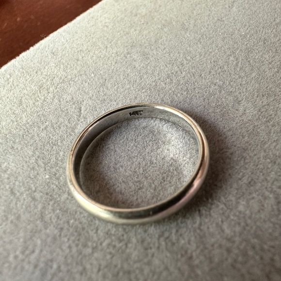 14k White Gold Solid Band Ring Gold 2.28 Grams Marked - Picture 1 of 5